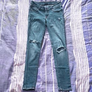 Old Navy Mid-Rise Distressed Skinny Jeans [Size 4] 👖